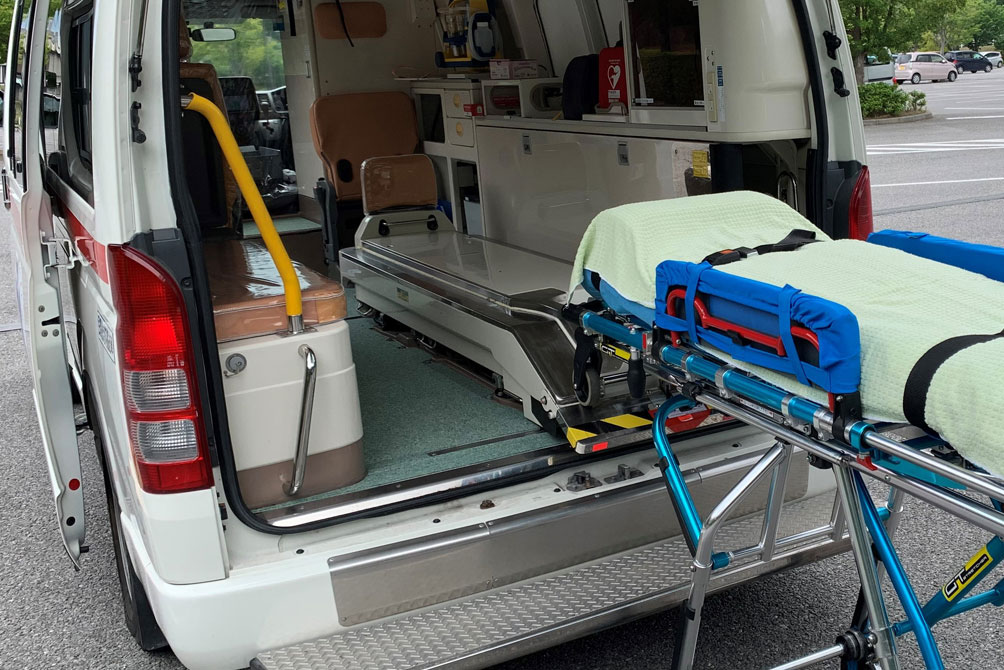 民間救急サービス桃梨株式会社